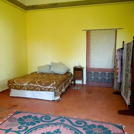 1815 Via Laurentina Villa